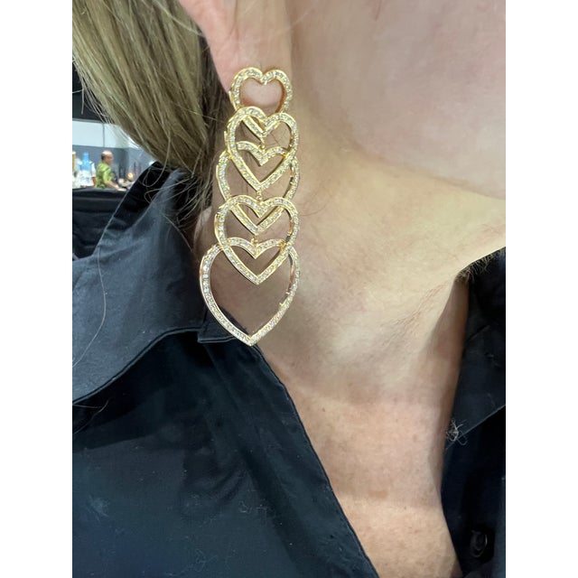 1990s Pair of 18k Gold Diamond Heart Cascade Chandelier Earrings, 3 Carats For Sale - Image 13 of 13
