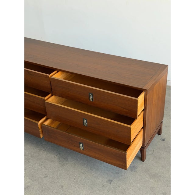 1960s John Keal for Brown Saltman Six Drawer Dresser, Attributed For Sale - Image 10 of 11