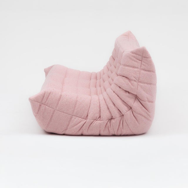 Light Pink Authentic Ligne Roset Togo 3-Seater in Soft Flamingo Bouclé - Restored & Sourced in Europe For Sale - Image 8 of 18
