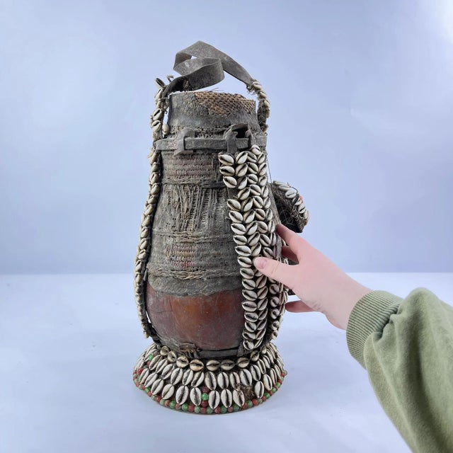 Brown Early 20th Century Ethiopian Milk Jug For Sale - Image 8 of 9