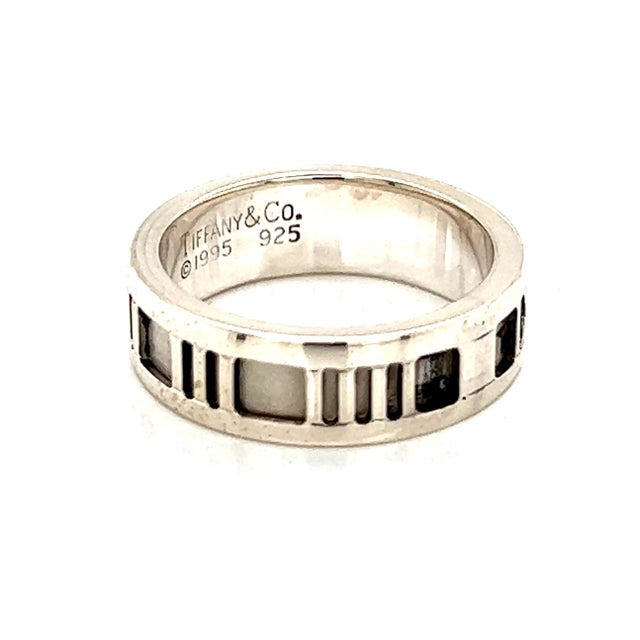 Contemporary 1990s Tiffany & Co Estate Sterling Silver Ring Size 5.25 For Sale - Image 3 of 9