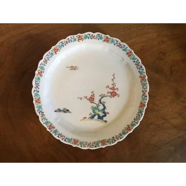 Japanese Antique 18th Century Japanese Kakiemon Porcelain Plate Decorated with Flowering Plum Tree For Sale - Image 3 of 11