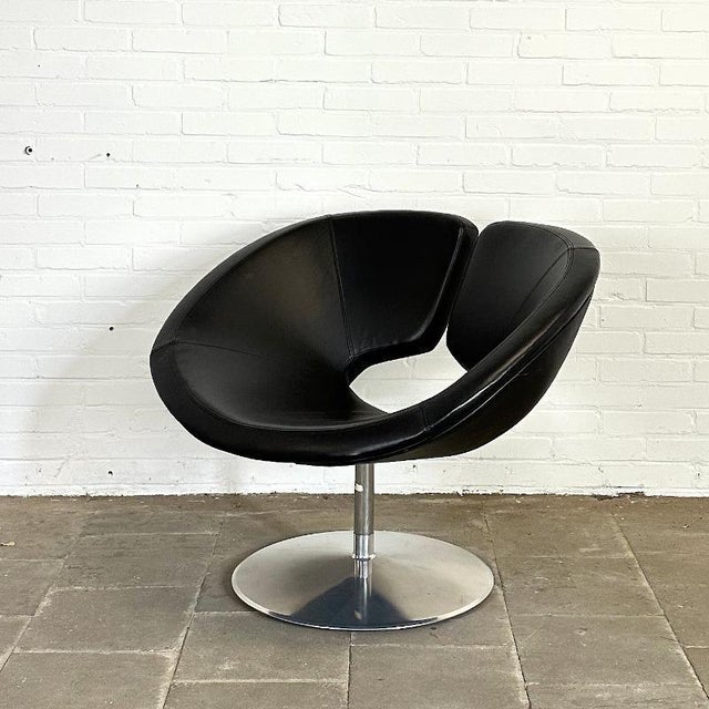 Black Apollo Armchair from Artifort For Sale - Image 8 of 9