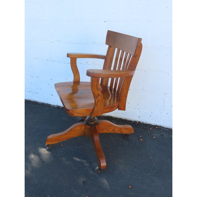 Early 1900s Tiger Oak Swivel Adjustable Office Desk Side Accent Chair 6663 For Sale - Image 14 of 16