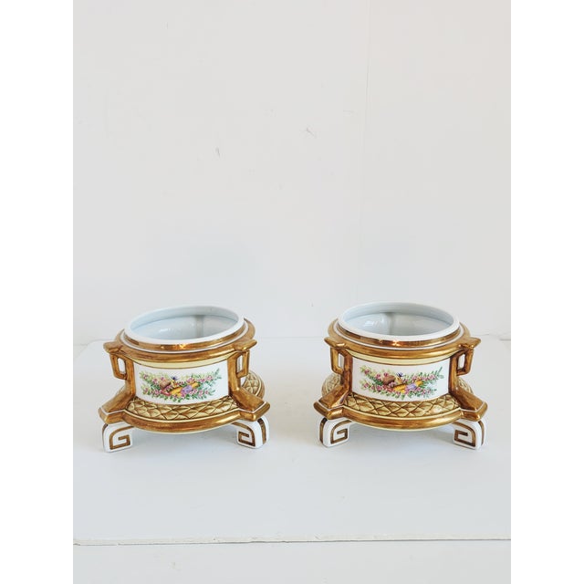 2000 - 2009 Chelsea House Porcelain Cachepots - A Pair For Sale - Image 5 of 12