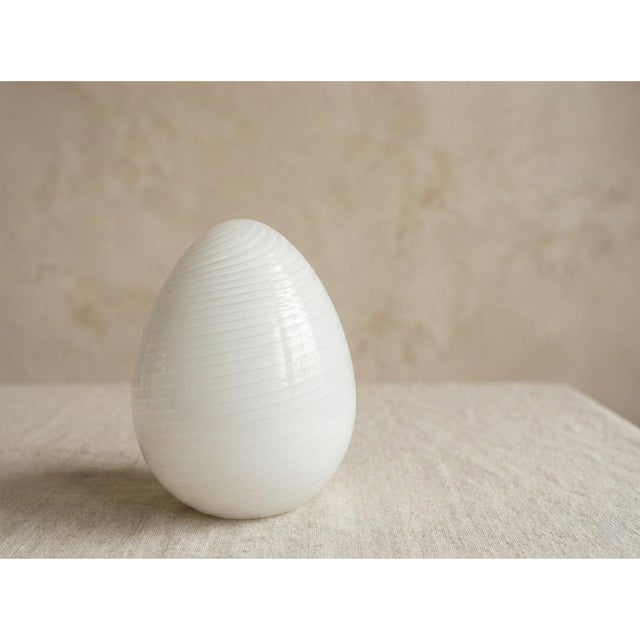 White Egg-Shaped Murano Glass Lamp from Manifattura Di Murano, 1970s For Sale - Image 8 of 9