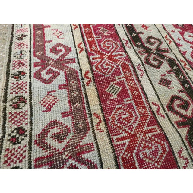 Early 20th Century Galerie Shabab Collection Early 20th Century Turkish Ghiordes Throw Rug For Sale - Image 5 of 9