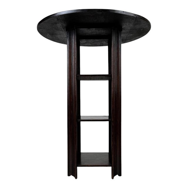 Antique Early 20th Century English Oak Round Side Table with Shelved Base For Sale