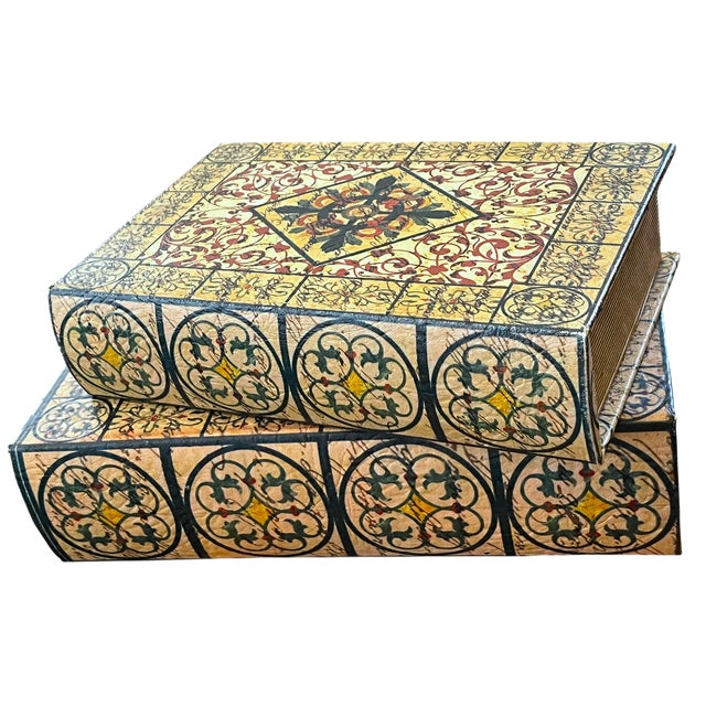 Aldo Tura Pair of Trompe L’Oeil Faux Book Boxes in the Italian Florentine Style, 11" For Sale - Image 4 of 15
