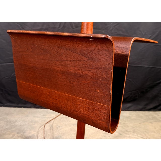 C1950's Mid Century Modern Walnut Floor Lamp With Integrated Side Table and Magazine Rack by Laurel Lamp Co For Sale - Image 10 of 10