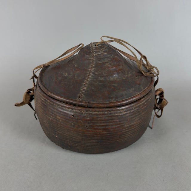 Early 20th Century African Tribal Nomadic Rattan Leather Container Basket with Lid For Sale - Image 6 of 11