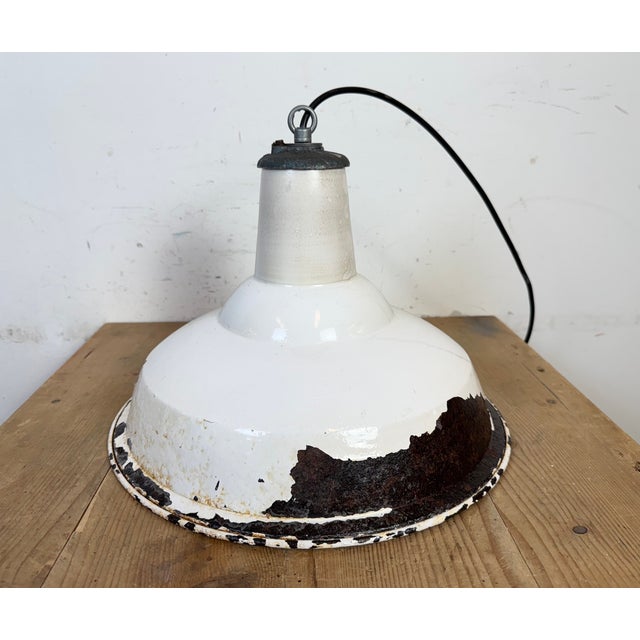 White Industrial British White Enamel Factory Pendant Lamp from Benjamin, 1960s For Sale - Image 8 of 18