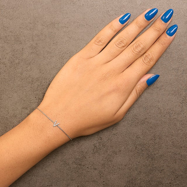 Early 21st Century 10K White Gold Diamond Accent "V" Initial Charm and Link Bracelet For Sale - Image 5 of 6