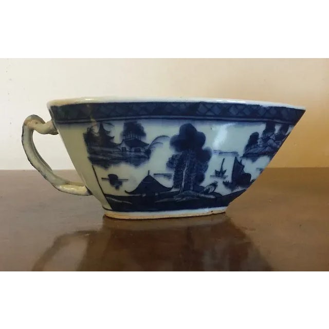 19th Century Antique Early 19th Century Chinese Export Blue & White Canton Porcelain Gravy Boat For Sale - Image 5 of 13