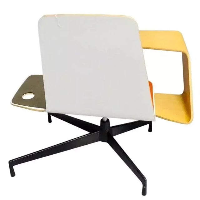 Haworth Harbor Work Lounge Chair Modern Design by Nicolai Czumag-Bront For Sale - Image 4 of 9