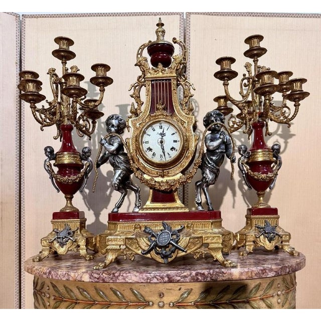 Period: 20th century Style: Louis 15th - Transition Condition: Good condition Material: Bronze Height: 68