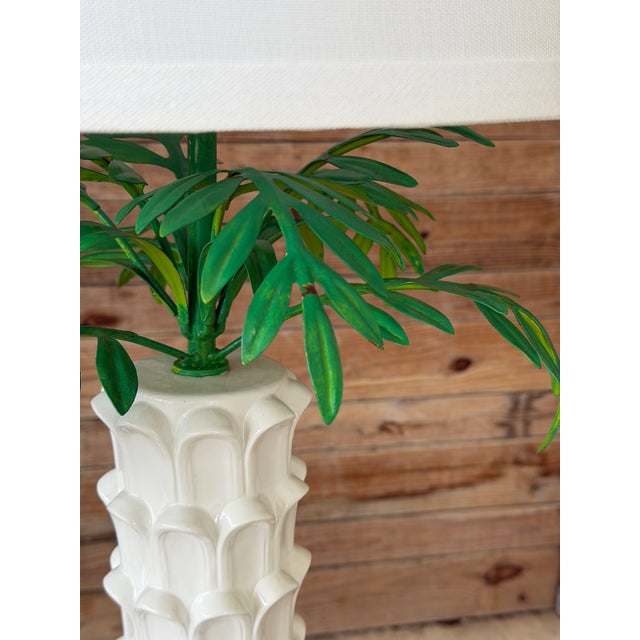 Mid 20th Century Vintage Italian Tole Palm Table Lamp With Sculptural White Ceramic Column Base For Sale - Image 5 of 12