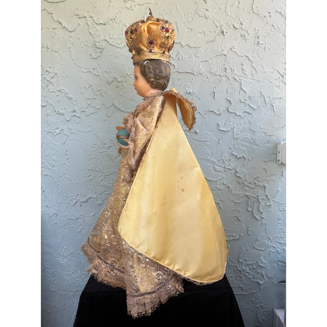 Vintage Child Jesus of Prague Religious Statue With Crown & Embellished Lace Robes For Sale In Orlando - Image 6 of 12