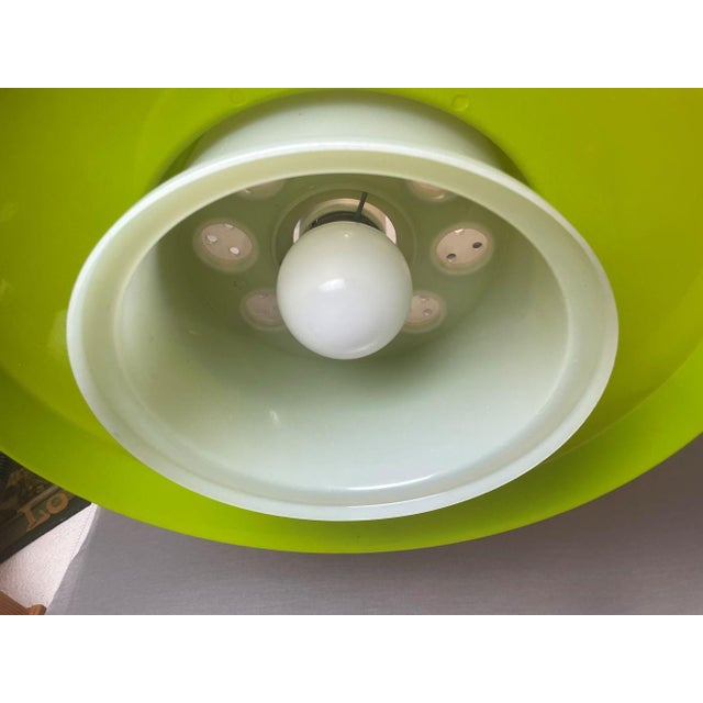 Lime Large Space Age UFO Lamp in Green Acrylic, 1970s For Sale - Image 8 of 12