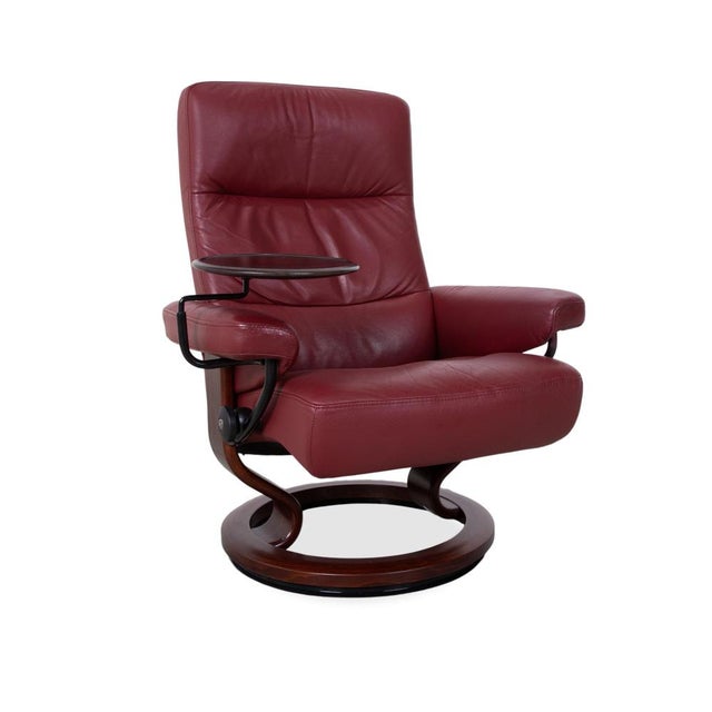 Red Set of Leather Atlantic Recliner and Ottoman in Red Genuine Leather from Stressless For Sale - Image 8 of 18