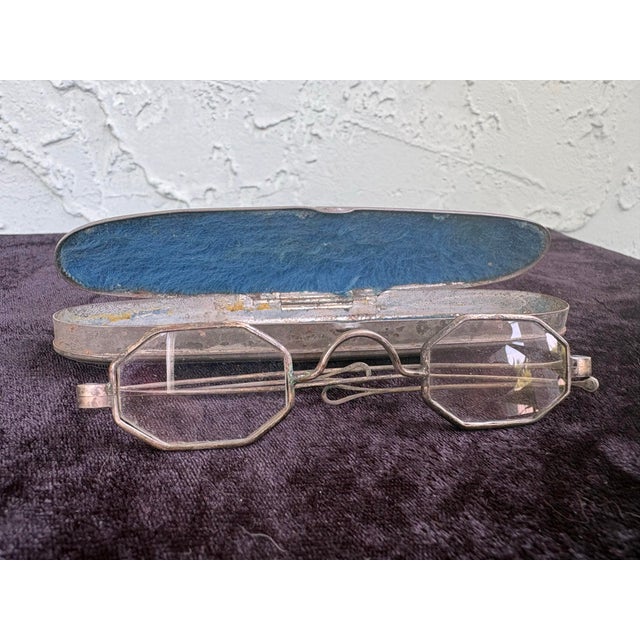 Victorian Antique Victorian/Edwardian Folding Octagonal Reading Spectacles With Original Blue-Lined Metal Case, Circa 1890–1915 For Sale - Image 3 of 12