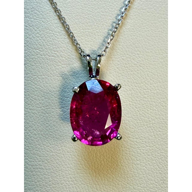 2020s 5 Carat Oval Cut Natural Pink Tourmaline 14 Karat White Gold Necklace, 18" Long For Sale - Image 5 of 8