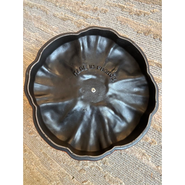 1980s Staub Cast Iron Pumpkin Dutch Oven For Sale - Image 5 of 10