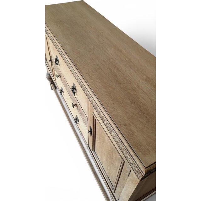 Tan Early 1900s Natural Tiger Oak Sideboard With Carved Detailing For Sale - Image 8 of 10
