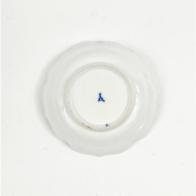 19th Century Porcelain Imari/Tischchenmuster Pattern Cup & Saucer from Meissen For Sale - Image 9 of 10