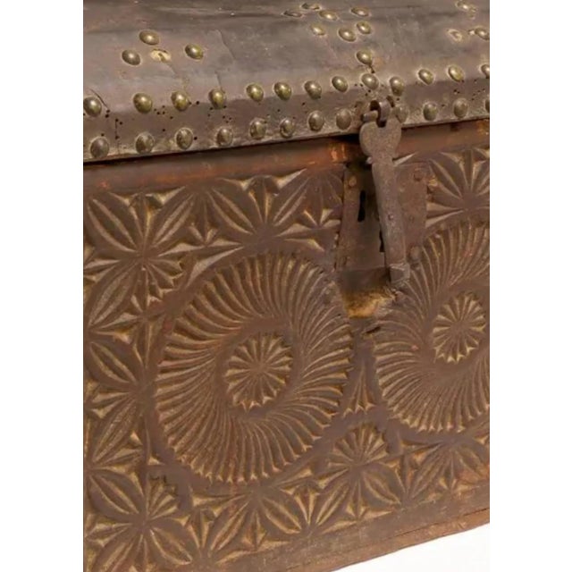 Baroque Early 18th C. Spanish Colonial Baroque Period Leather Clad Dovetail Carved Domed Small Domed Blanket Chest Coffer Antique Travel Trunk For Sale - Image 3 of 11