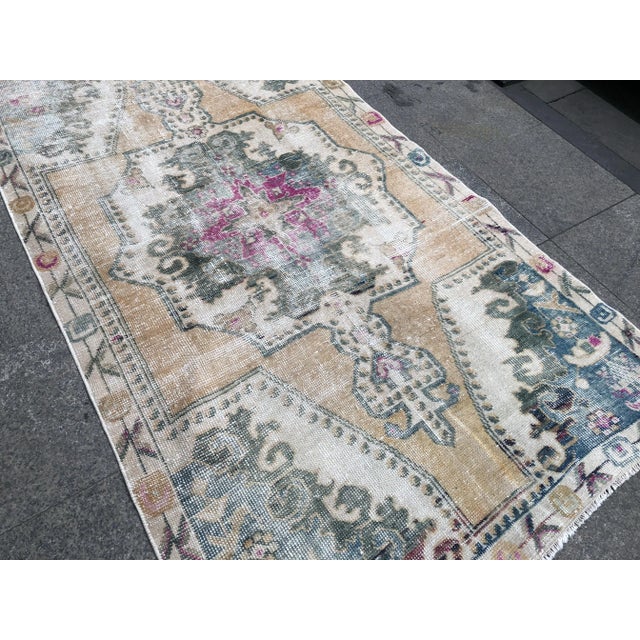 Apricot 1960s Vintage Turkish Rug - 3′11″ × 7′2″ For Sale - Image 8 of 11