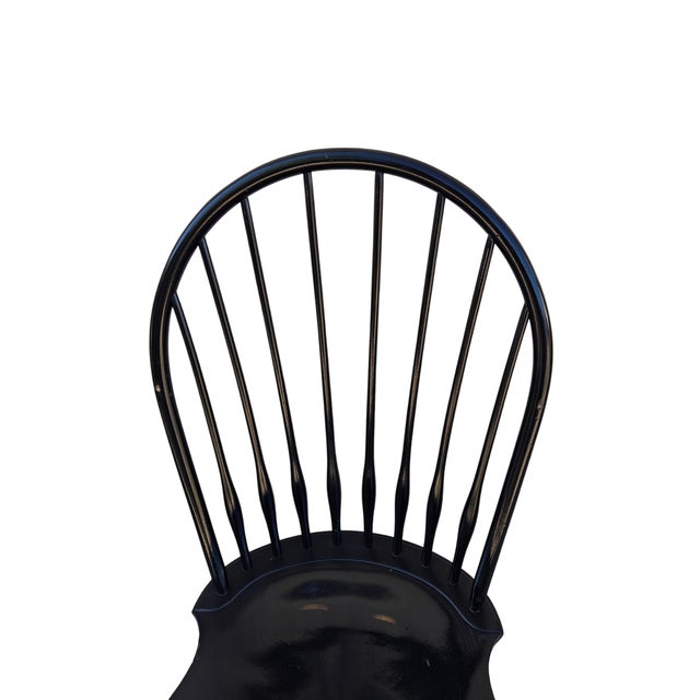 English 1990s 2 Nichols & Stone Windsor Side Chairs Bow Back Saddle Seat Distressed Country For Sale - Image 3 of 18