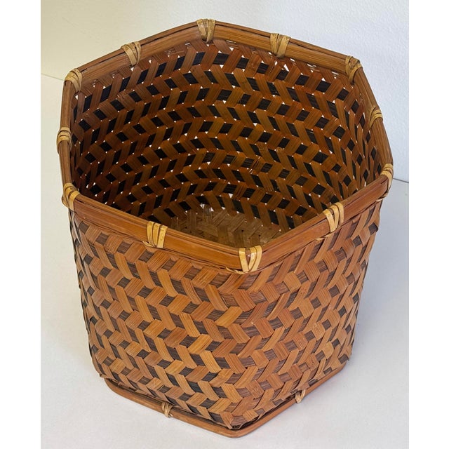 Mid 20th Century Vintage Hand Woven Wicker Basket For Sale - Image 5 of 8