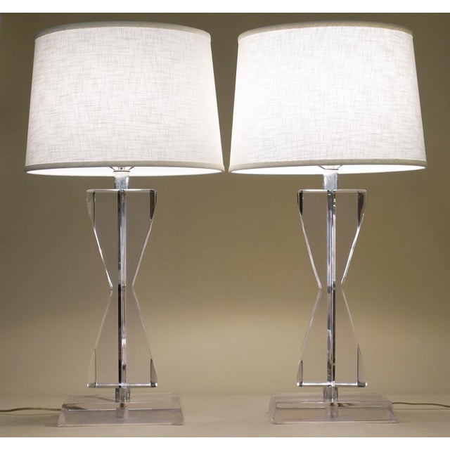 Matched Pair Xlarge Lucite Acrylic Astrolite Ritts Co. Geometric "Hourglass" Futuristic Modern Sculpture Table Lamps 1970's For Sale In Los Angeles - Image 6 of 12