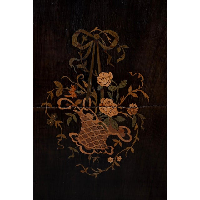 Louis XV-Louis XVI Transition Display Cabinet in Marquetry of Precious Woods, Early 19th Century For Sale - Image 12 of 18