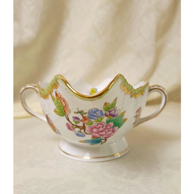 Ceramic 1980s Herend Queen Victoria Green 220 Vbo Double Spouted Sauce Gravy Boat Hungarian Porcelain For Sale - Image 7 of 13