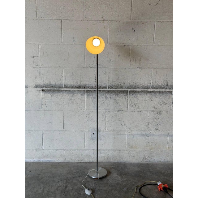 Mid-Century Modern 1950s Mid-Century Modern Metal Floor Lamp With Adjustable Gooseneck Shade For Sale - Image 3 of 8