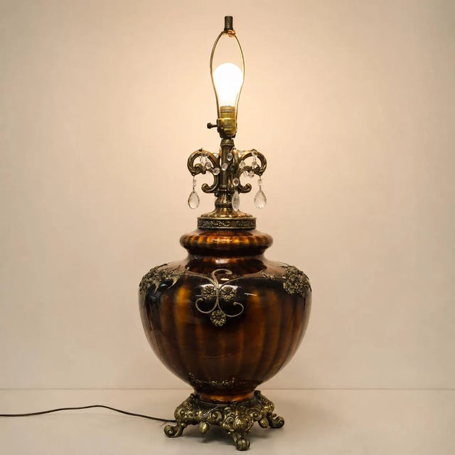 Brown 1960s Hollywood Regency Brown Glass Urn Table Lamp, Crystal Prisms, 32 Inch For Sale - Image 8 of 18