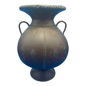 Antique Arts & Crafts Hand-Hammered Copper Urn With Riveted Seams, C. 1890–1915