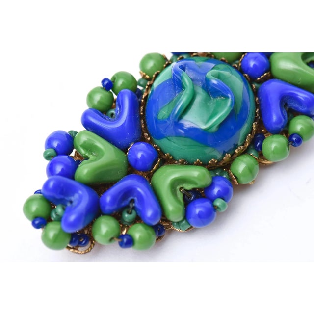 Modern Vintage MIriam Haskell Abstract Resin Royal Blue and Green Bead Brooch Pin 50's For Sale - Image 3 of 8