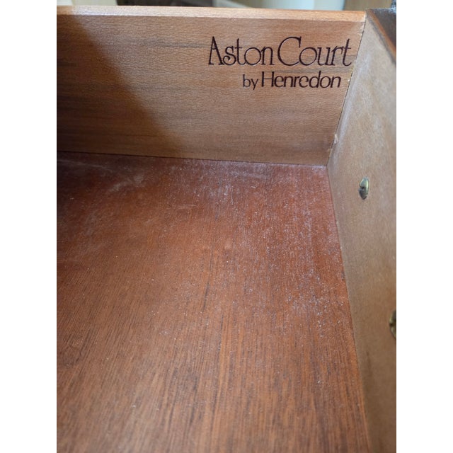 Henredon Aston Court Nightstand Bedside Chest Three Drawer Banded Mahogany For Sale - Image 15 of 16