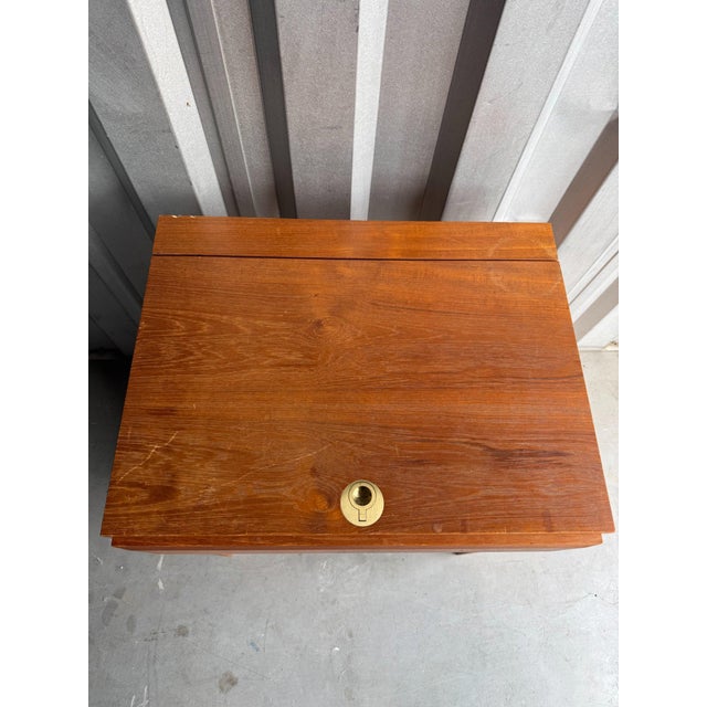 1960s Eaeva Danish Teak Vanity Desk With Flip-Up Mirror, Model 258 For Sale - Image 4 of 4