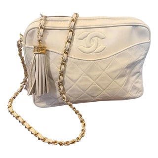 A 1988 Iconic Chanel Matelasse Cream Lamb Skin Shoulder Bag For Sale