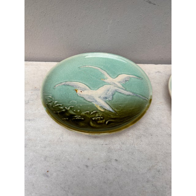 French Rare Pair of 19th Century French Majolica Seagulls Plates For Sale - Image 3 of 6