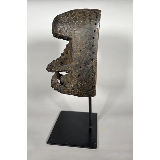 Studded tribal mask - Dan-Guéré. Ivory Coast, Africa For Sale - Image 4 of 8