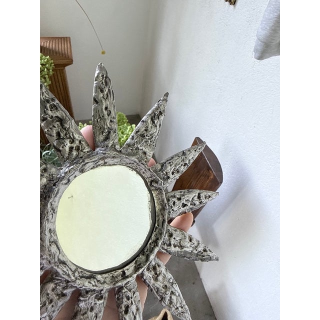 Small Brutalist Round Sunburst Mirror in Hammered Metal, 1950s For Sale - Image 17 of 18