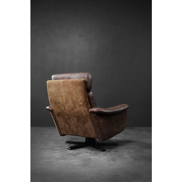Mid-Century Danish Modern Brown Leather Swivel Armchair from Lystager Industri, 1970s For Sale - Image 4 of 18