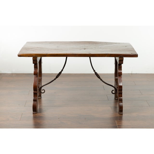 Italian 1820s Walnut Low Fratino Table with Lyre-Shaped Base and Iron Stretchers For Sale In Atlanta - Image 6 of 12