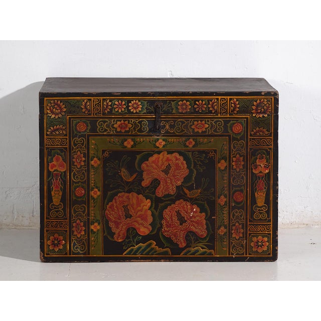 Antique Wooden Box with Illustrations of Peonies, China, 1900s For Sale - Image 5 of 10
