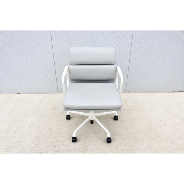 Mid-Century Modern Mid-Century Modern Herman Miller Eames Soft Pad Management Chair in Gray Leather For Sale - Image 3 of 18